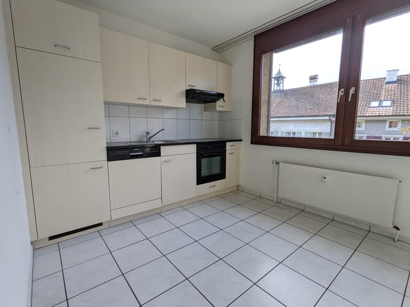 Ampio appartamento di 4,5 locali (105 m2) nel vecchio centro del villaggio di Münchenstein (3)