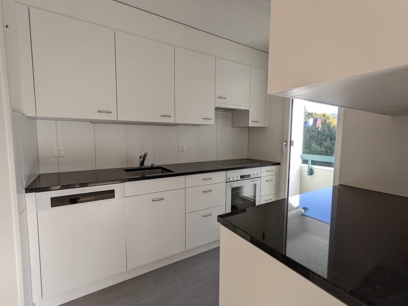 Appartement 4 pièces en partie rénové à Arlesheim (4)