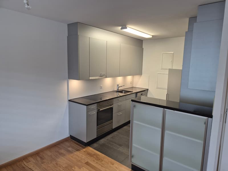 Modern 4.5-room apartment with balcony and lift in Pratteln (4)