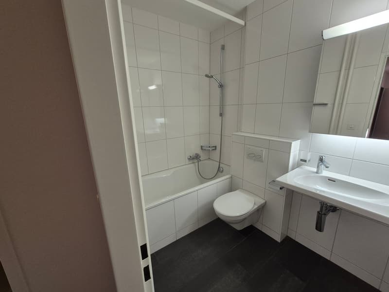 Modern 4.5-room apartment with balcony and lift in Pratteln (6)