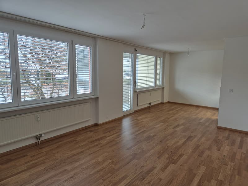 Modern 4.5-room apartment with balcony and lift in Pratteln (8)