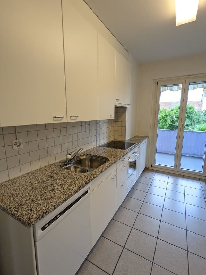 Joli appartement 3 pièces avec cheminée sur Neue Bahnhofstr. à Muttenz (4)