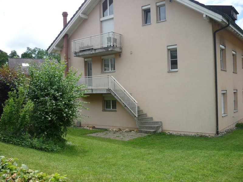 Grosszügige 3,5-Zimmer-Wohnung mit Balkon und direktem Zugang zu Gartensitzplatz (2)