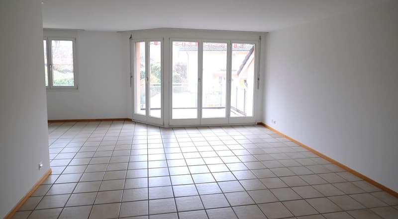 Grosszügige 3,5-Zimmer-Wohnung mit Balkon und direktem Zugang zu Gartensitzplatz (6)