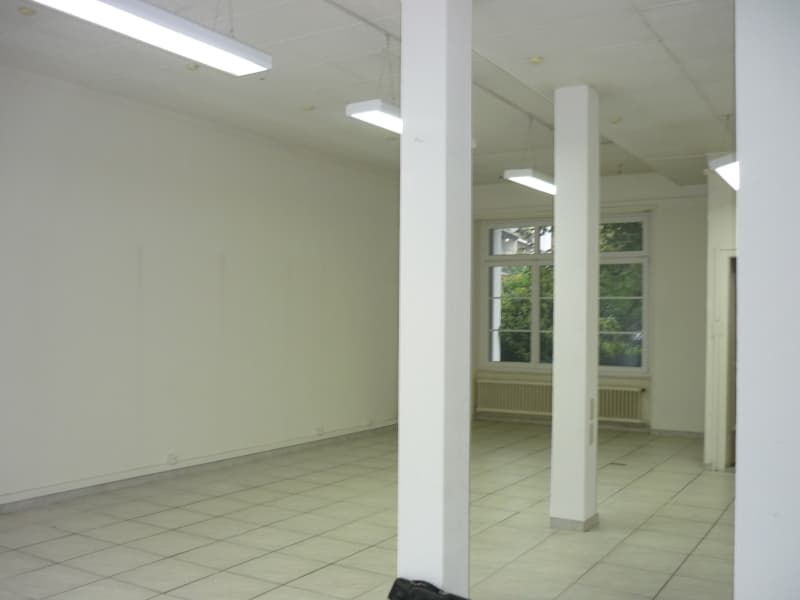 Ladenlokal / Büro mit Schaufenster + Balkon an guter Verkehrslage im Gundeli (5)