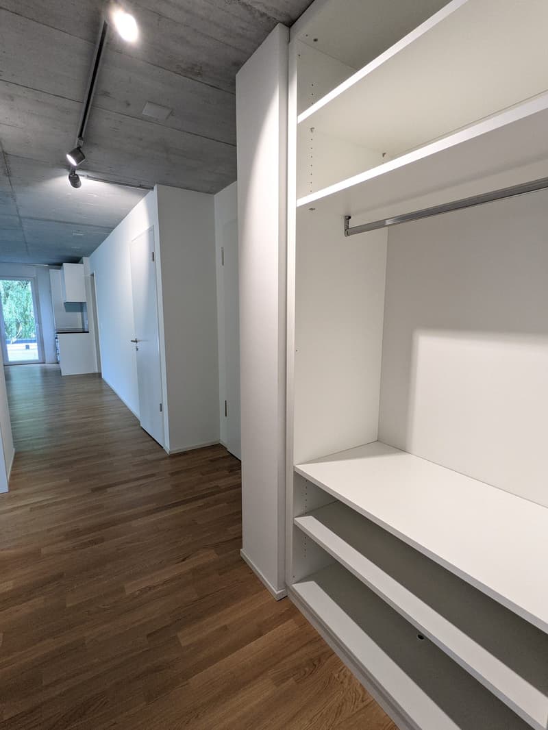 Top moderne 3,5-ZWG mit Waschturm, Terrasse (11m²) an der St. Jakob-Str. 110, Muttenz (9)