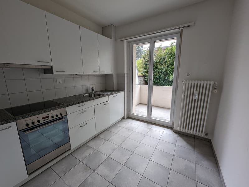 3-Zimmer Dach-Whg an ruhiger Wohnlage im Grünen in Riehen (2)