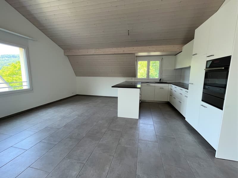 Grosszügige 3,5-Zimmer-Dachwohnung mit Balkon an erhöhter Lage (4)
