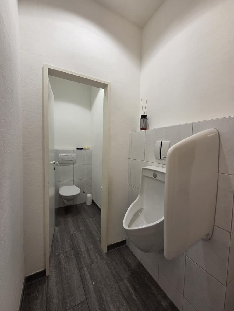 Spacious 6-room office space in tax-friendly Schindellegi (10)