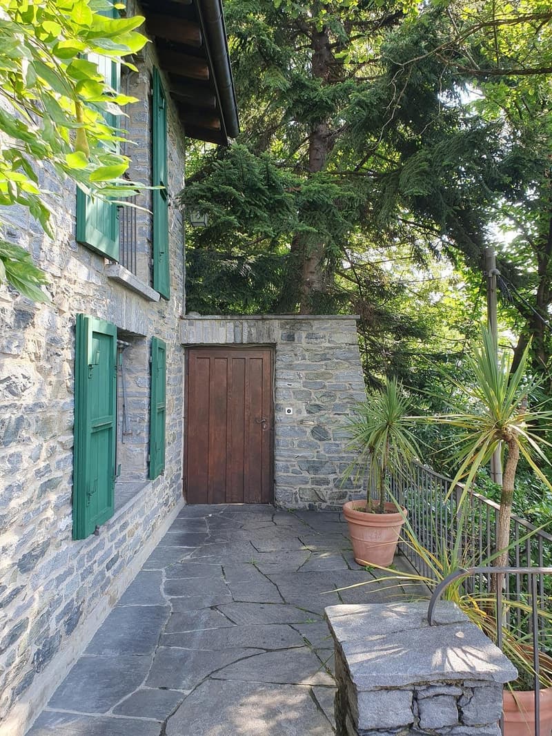 Havre méditerranéen avec vue panoramique – Votre nouvelle maison à Ronco sopra Ascona (2)