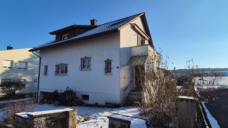 Charming single-family house with great garden and lots of potential (2)