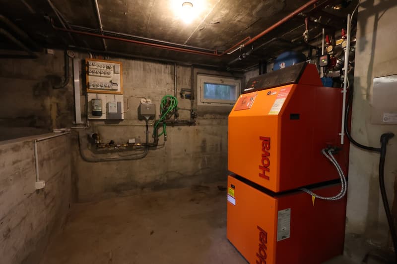 Charmantes Einfamilienhaus mit Pool und grossem Garten in Kyburg-Buchegg (17)