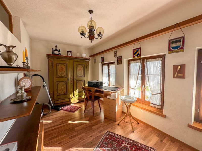 Attractive two-family house with development potential in the heart of Gränichen (7)