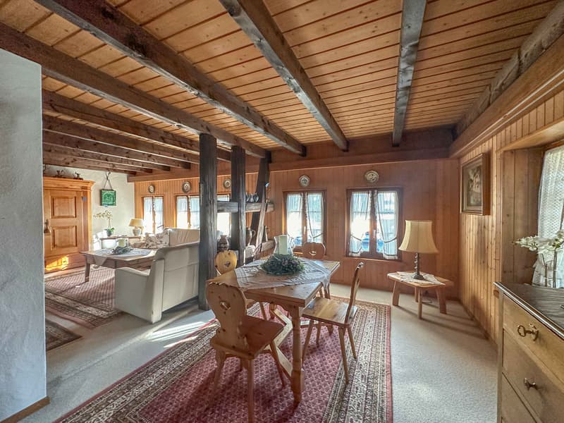 Attractive two-family house with development potential in the heart of Gränichen (5)