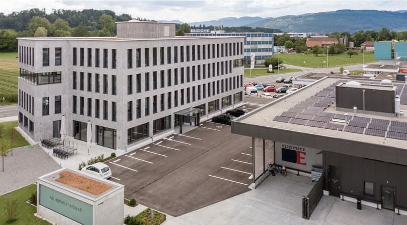 Espace commercial attrayant dans un emplacement très fréquenté (2)