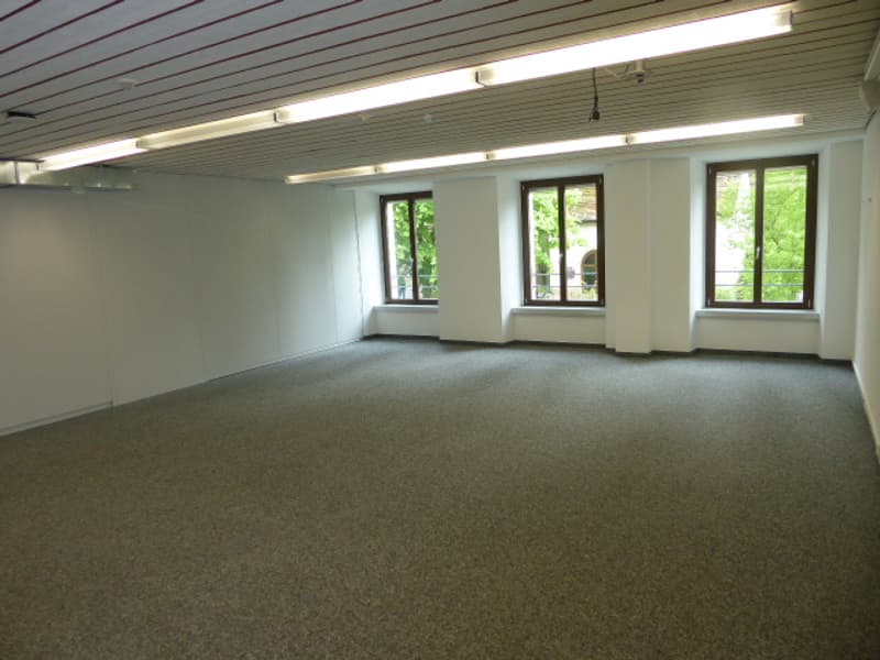 Multifunctional and high-quality office and training rooms (5)