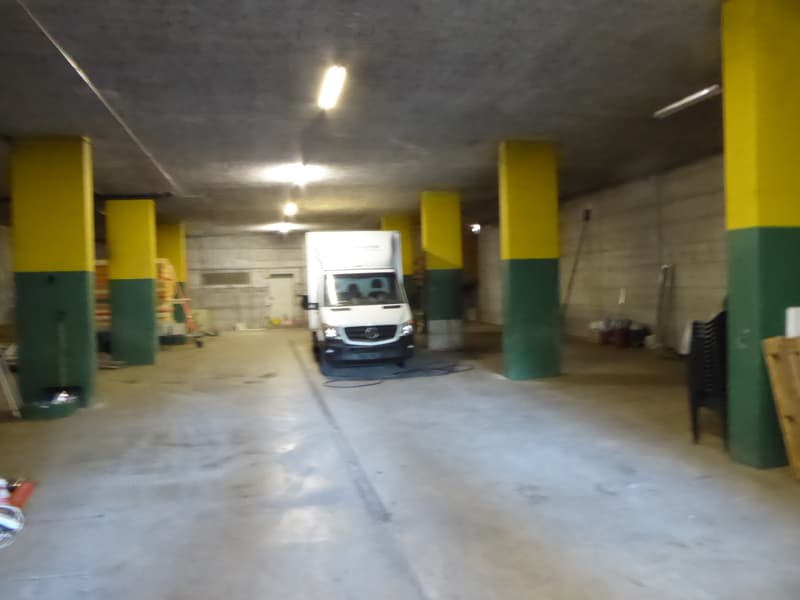 Vielseitig nutzbare Lagerhalle mit eigener Zufahrt (4)