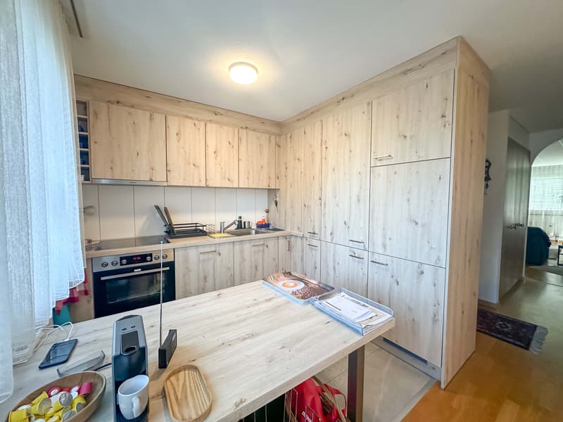 Helle und sanierte 3.5-Zimmerwohnung mit Balkon und Tiefgaragenbox (5)