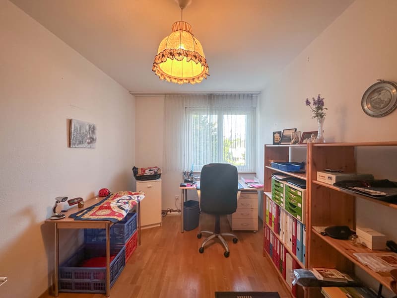 Helle und sanierte 3.5-Zimmerwohnung mit Balkon und Tiefgaragenbox (7)