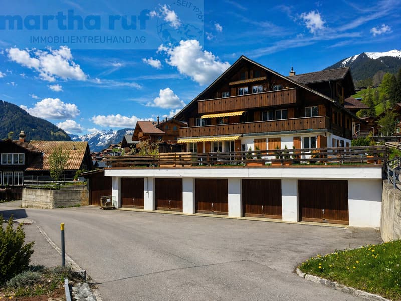 3-Family House on Grindelwald's Sunny Side, Holiday Object without Second Home Restriction (1)