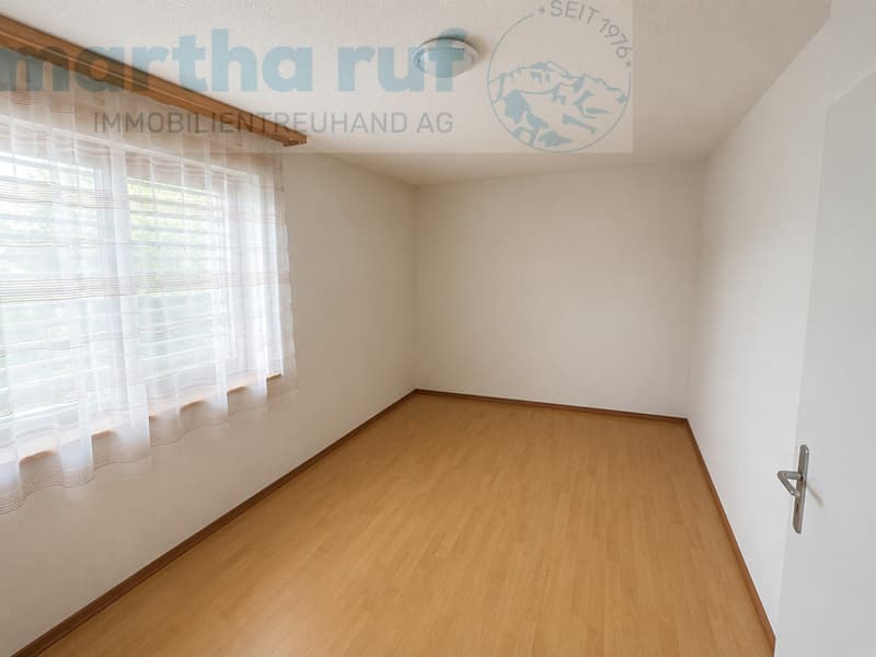 Schlafzimmer mit Zugang zu Du/WC
