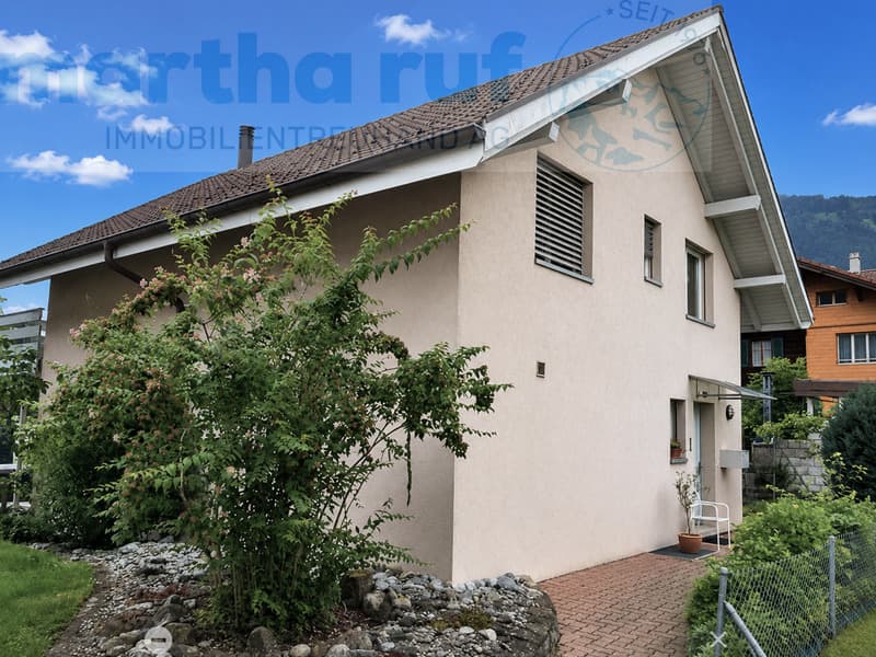 Freistehendes, gepflegtes 6-Zimmer Einfamilienhaus an naturnaher Lage (6)