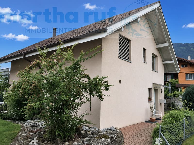 Freistehendes, gepflegtes 6-Zimmer Einfamilienhaus an naturnaher Lage (6)