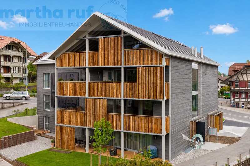 Im Zentrum gelegene, helle 4.5- Zimmer Wohnung mit Lift (1)