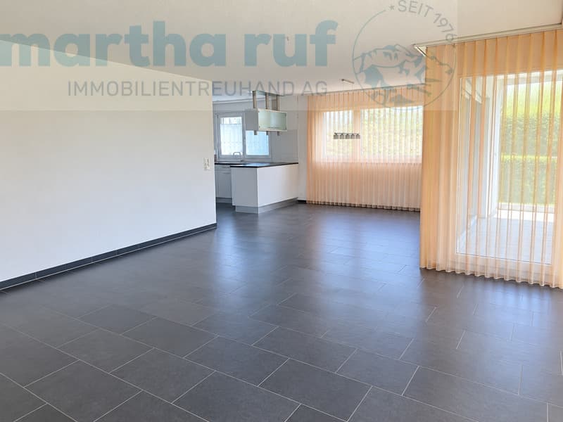 Helle, grosszügige 4.5-Zimmer-Wohnung mit grossem Gartensitzplatz (3)