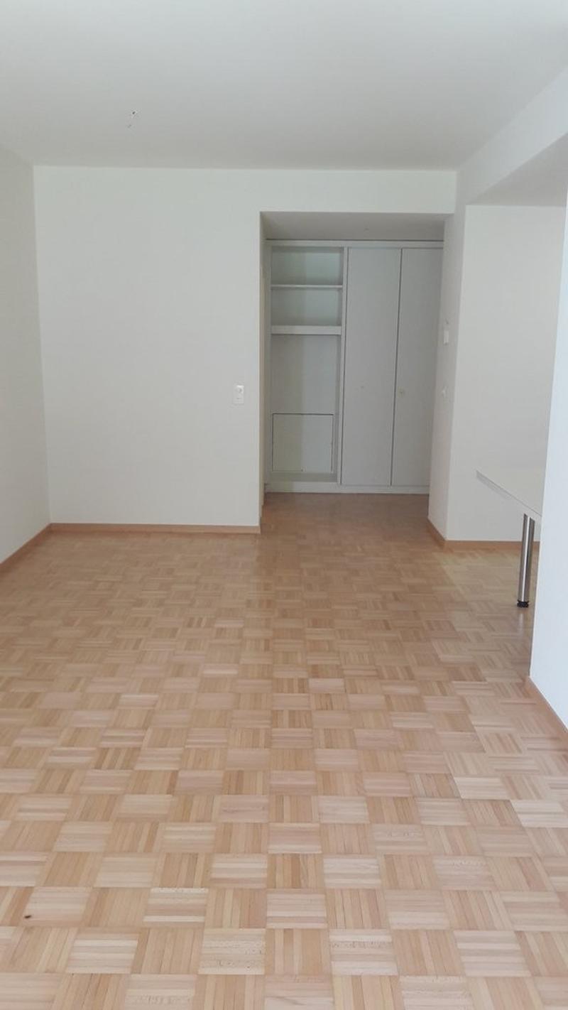 Wohnzimmer (Musterbild)