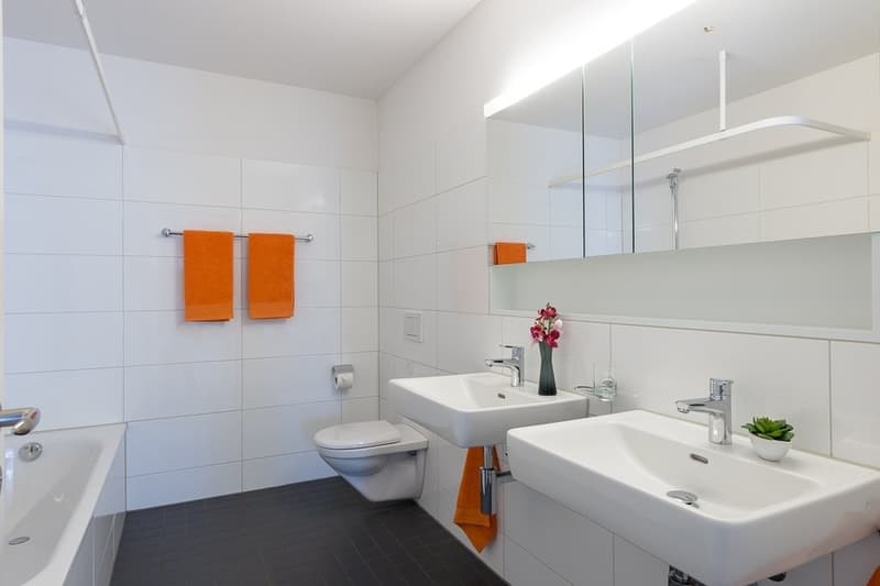 Badezimmer (Musterbild zeigt lediglich den Ausbaustandard)