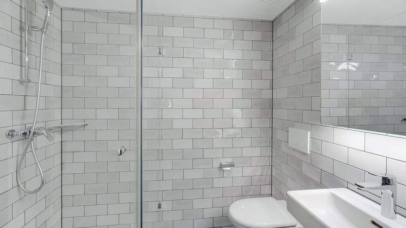 Dusche/WC (Musterbild)