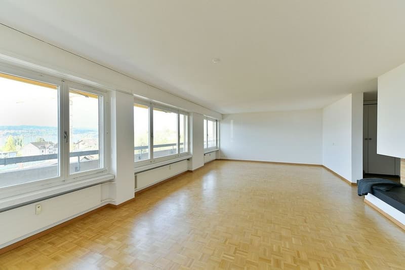 Wohnzimmer (Musterbild)