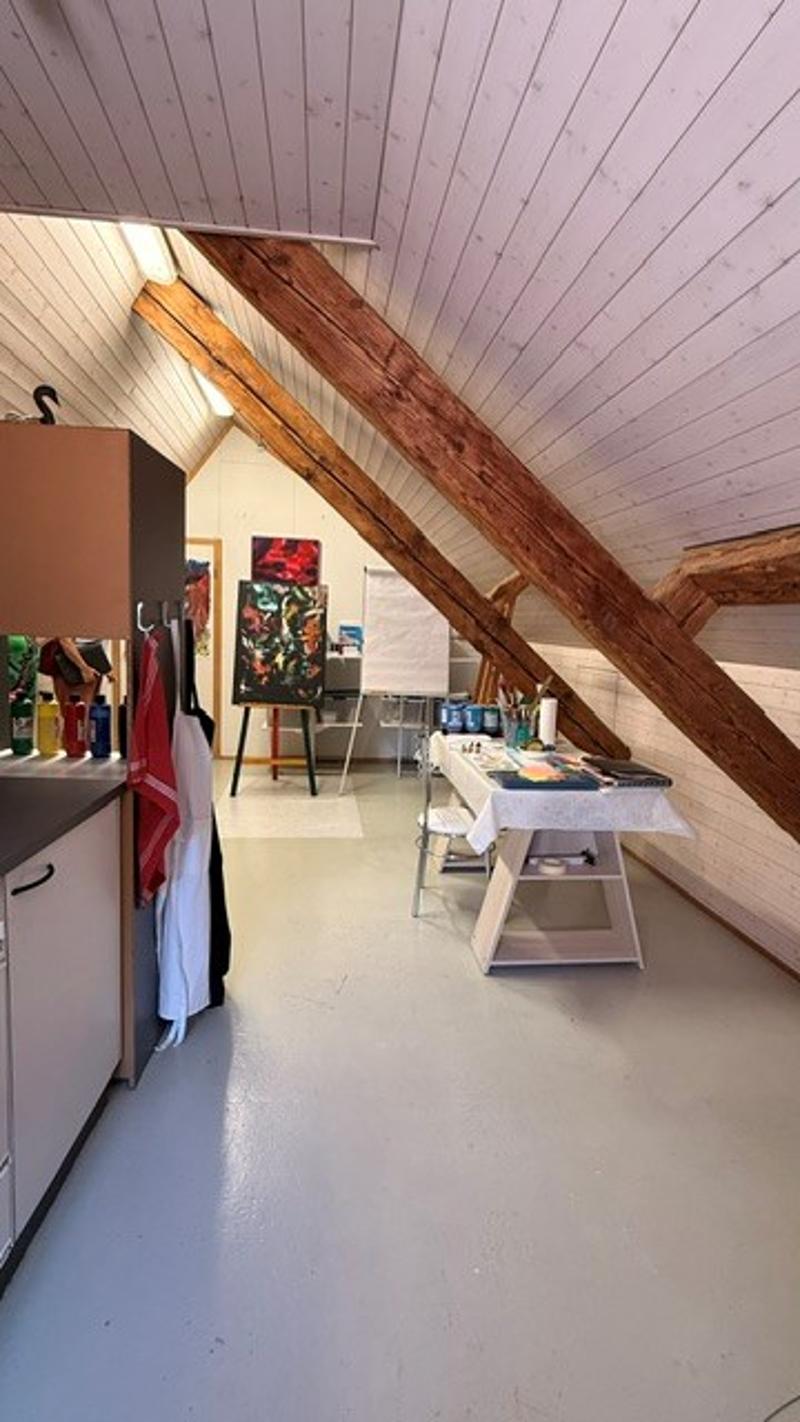 Atelier-/Hobbyraum im Dachgeschoss eines Mehrfamilienhauses zu vermieten (4)