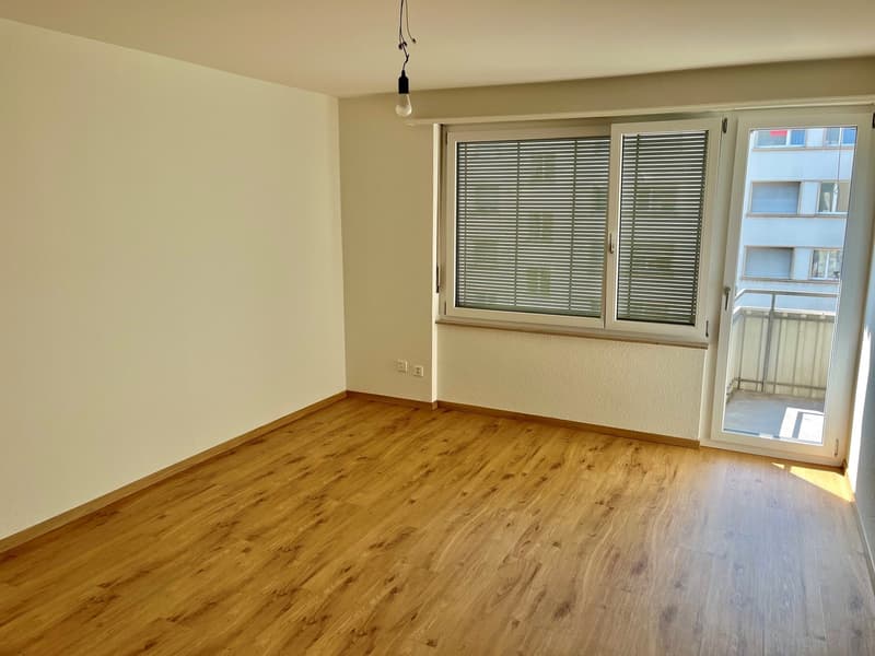 Helle und preiswerte 3-Zimmerwohnung am Stadtrand (3)