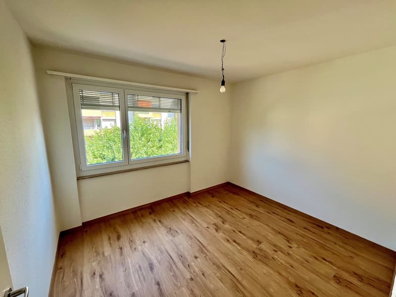 Helle und preiswerte 3-Zimmerwohnung am Stadtrand (4)