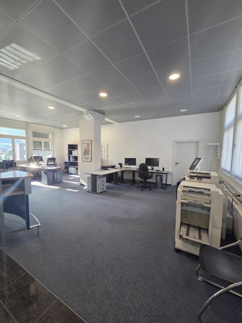 Espace commercial près de la gare (2)