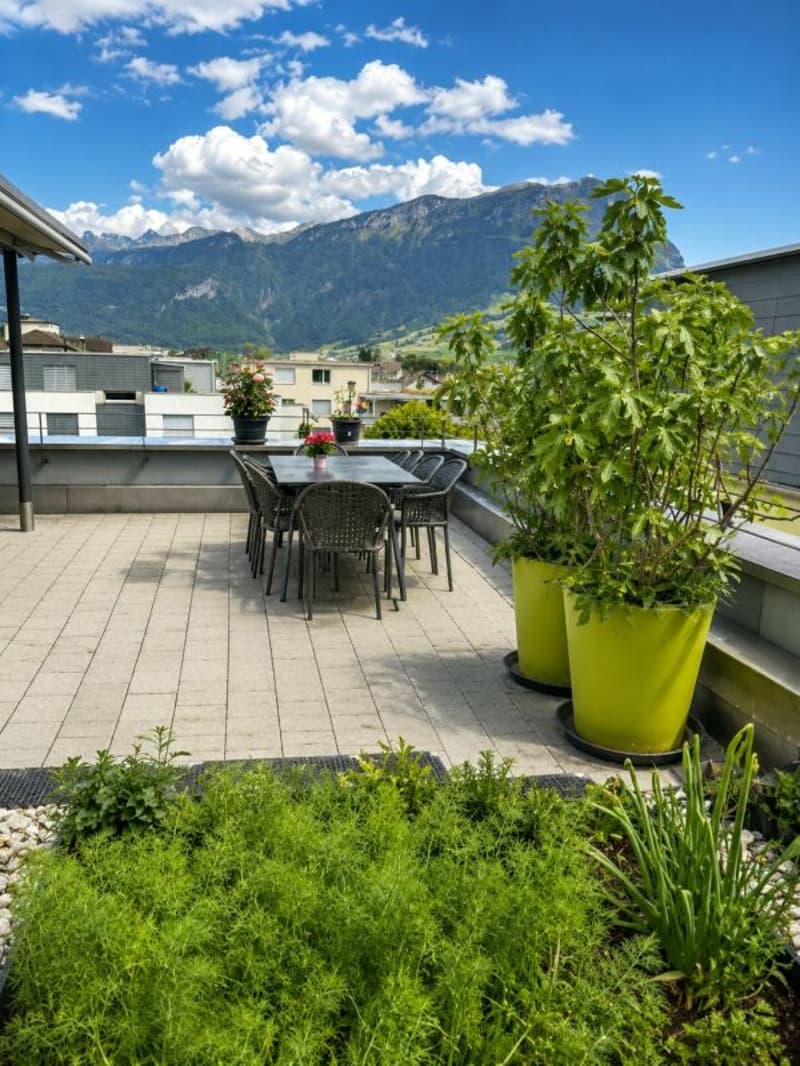 Practical 4.5-room attic apartment with a wonderful view (3)