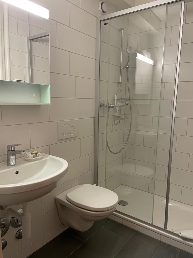JUR61A+B bathroom