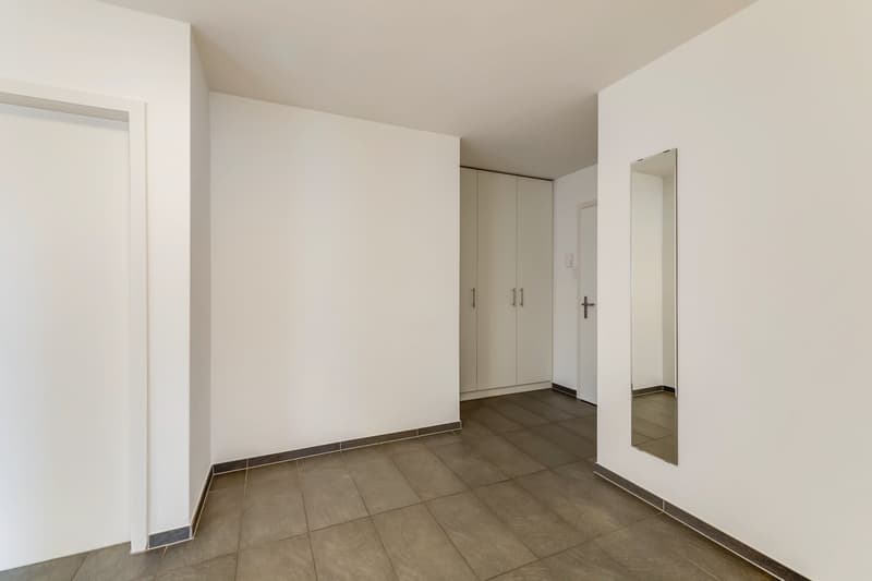 SCH302D entrance