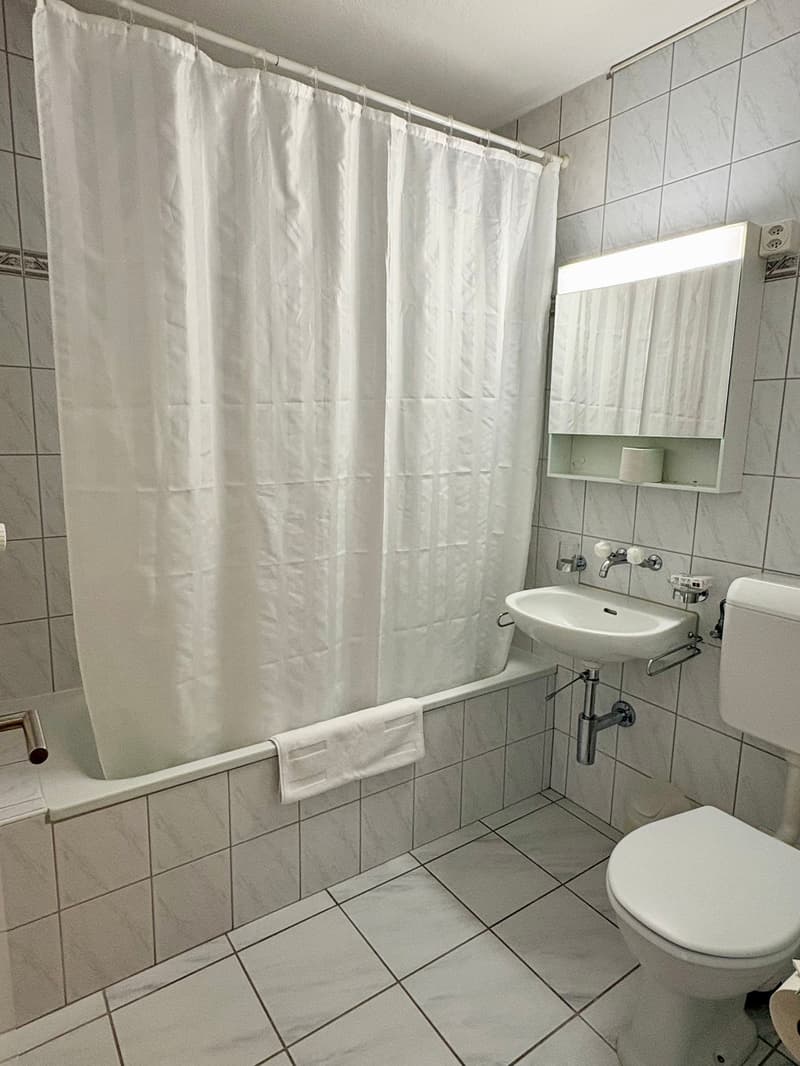 Lovely 2 room apartment with balcony (16)