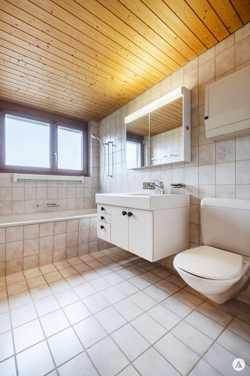 Charming Maisonette with Beautiful Distant View (7)