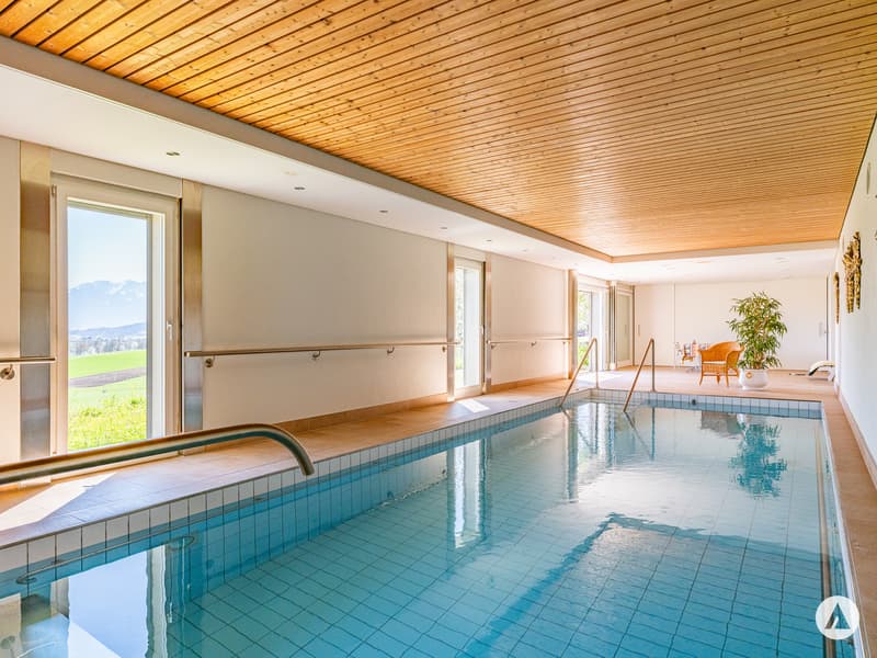 Live like royalty: Country house villa with building plot (7)