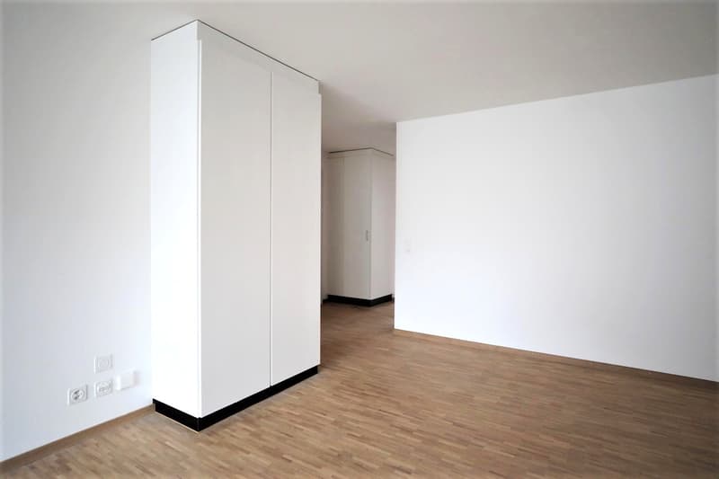 R9b, Objekt 211, Blick Wohnzimmer zu Entrée