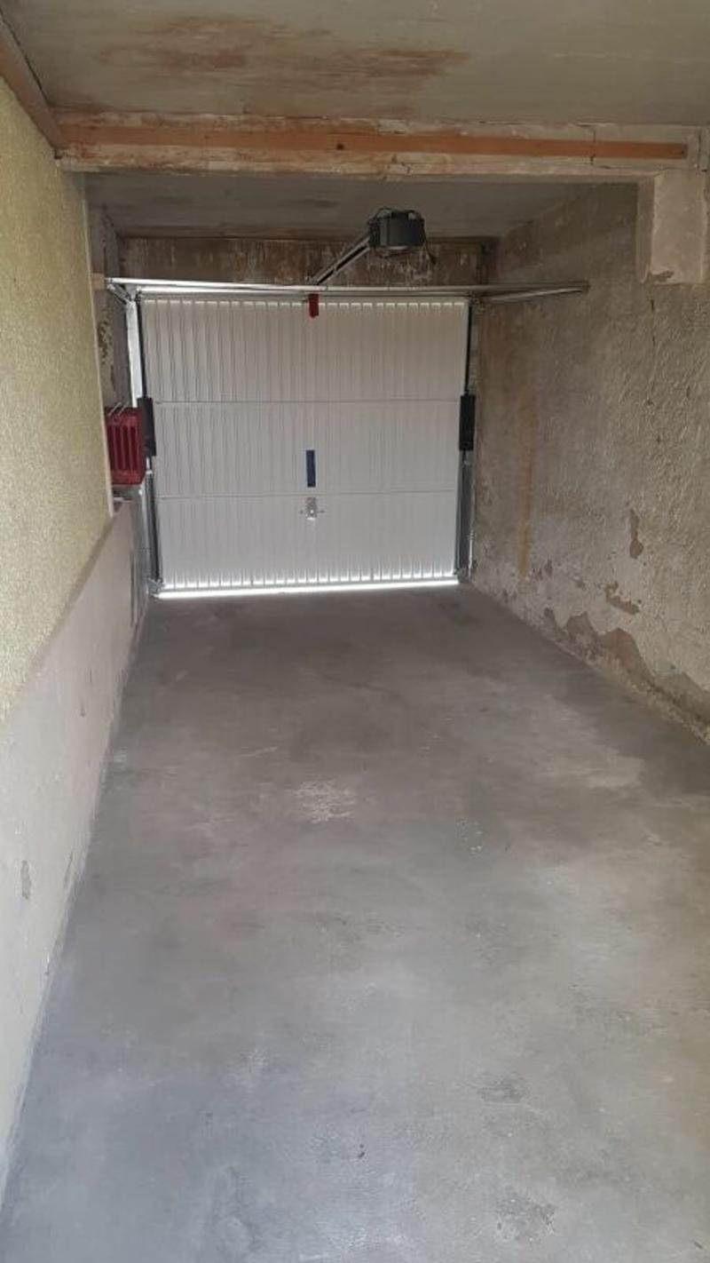 Garage box in central location in Binningen (3)