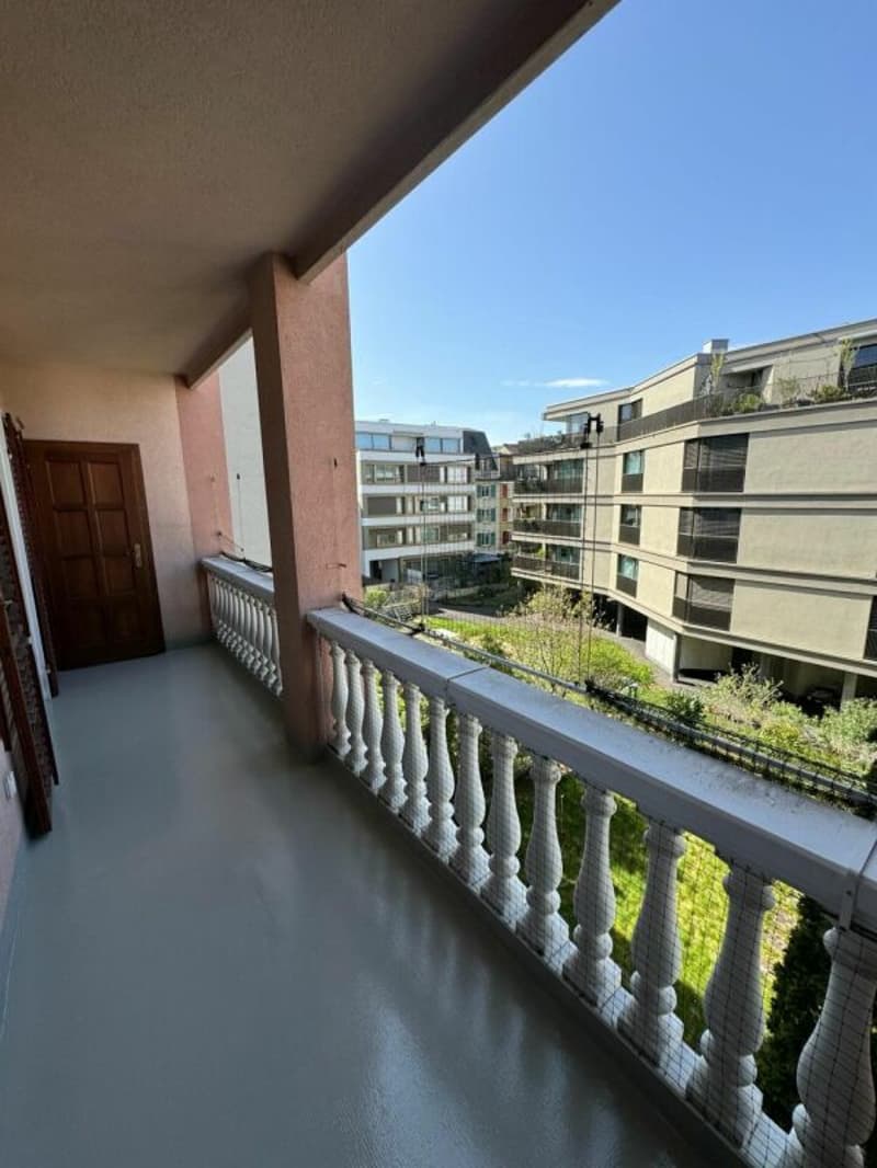 Appartement lumineux 3.5 pièces dans un emplacement central sur Luzernerring (1)