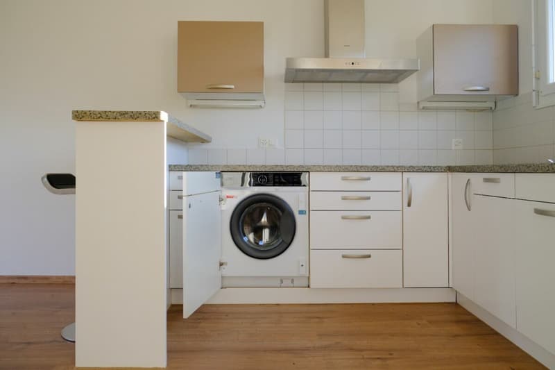 Charming 2.5-room apartment with a view of the greenery in Aesch BL (6)