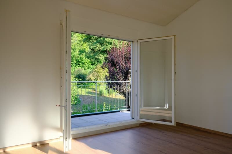 Charming 2.5-room apartment with a view of the greenery in Aesch BL (9)
