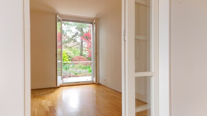 Exklusive Gartenwohnung mit Cheminée & 2 Terrassen  - Bruderholz (6)