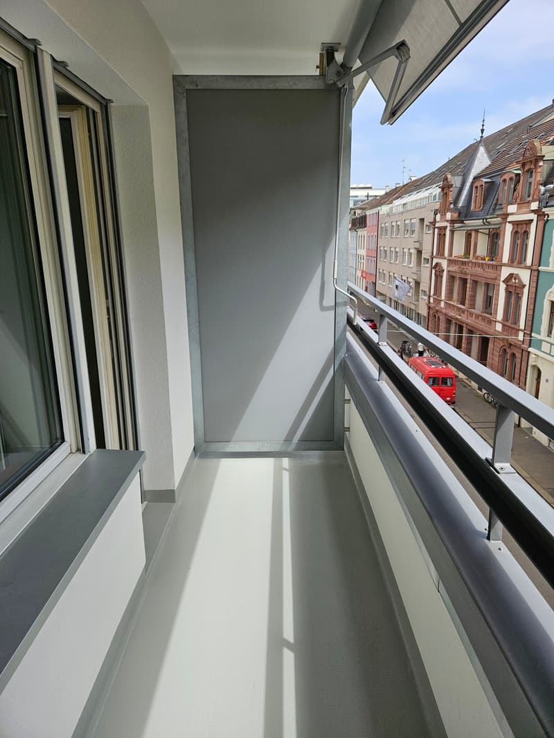 Appartamento moderno 2,5 locali con balcone in quartiere urbano (10)